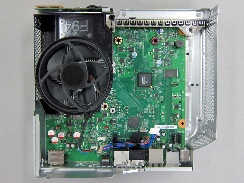 Illustration for article titled The New Xbox 360 Torn Apart